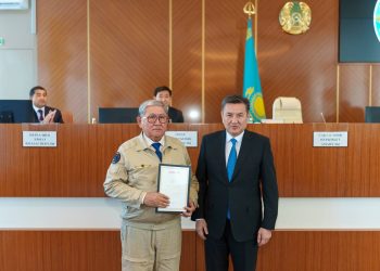 ШҚО әкімі көлік саласы қызметкерлерін марапаттады