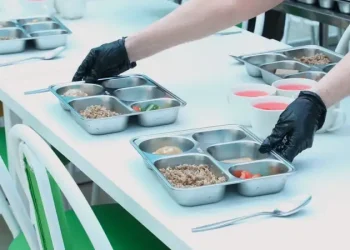 Баланы бақылау: 2 мыңнан астам мектепте Әлеуметтік әмиян енгізіледі