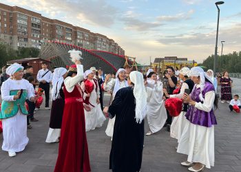 Үлбі жағасындағы аналар шеруі — Өскемен