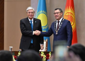 Қасым-Жомарт Тоқаев Қырғыз Президенті Садыр Жапаровты «Алтын Қыран» орденімен марапаттады