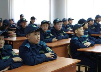 ШҚО полицейлері балаларға цифрлық қауіпсіздікті үйретеді