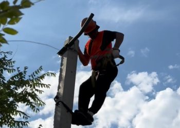 Оқушыларға қауіпсіз әрі жайлы: Өскеменнің мектептері жарықтандырылып жатыр