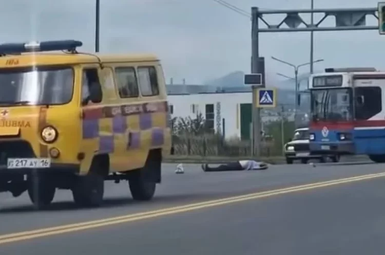 Өскеменде тағы бір жаяу жүргіншіні көлік қағып кетті