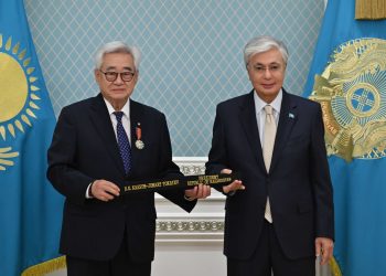 Тоқаев тақтай сындырып, қара белбеу иегері атанды