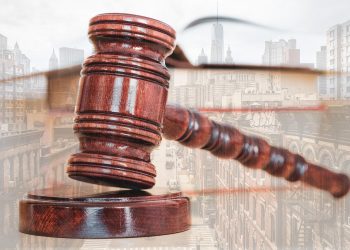 Телефонға түсіріп, ақша талап еткен: Өскеменде блогер сотталды