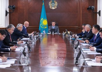 «Кінәлілер жауапқа тартылады»: Бектенов Риддердегі энергия көзін бақылауға алуды тапсырды