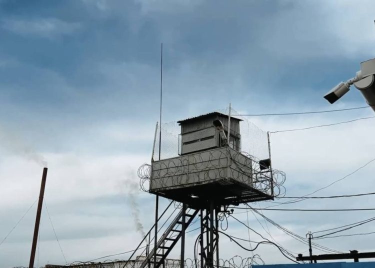 Полиция қызметкеріне шабуыл жасаған ер адам жауапқа тартылды – ШҚО