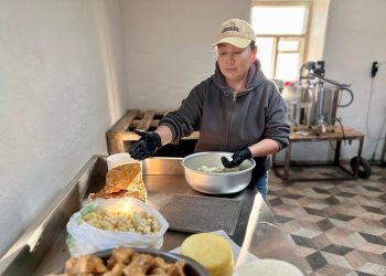 Ұландық кәсіпкер қыстақта цех ашып, сүттен 14 түрлі өнім өндіріп отыр