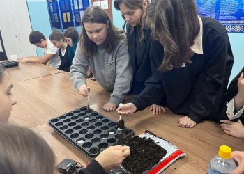 Алтай жастары қоршаған ортаны қорғау мәселелерін талқылады