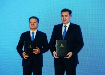 ШҚО әкімі шетелдік инвесторлармен екі маңызды меморандумға қол қойды