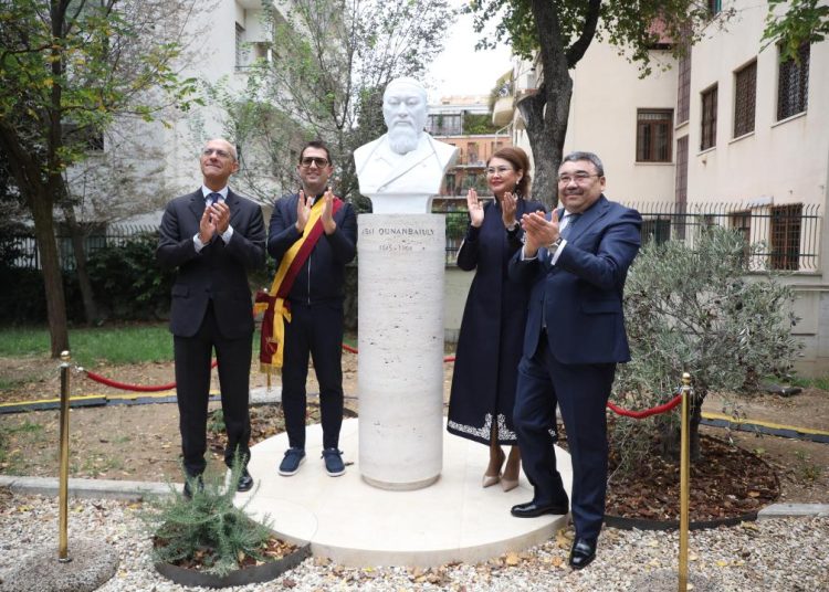 Римде Абай Құнанбайұлының бюсті ашылды