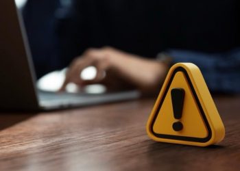 Алаяқтықтың жаңа түрі: қылмыскерлер айыппұл туралы жалған хабарламалар жібере бастады