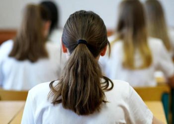 Мектептегі оқушы қыздар гинекологқа көрінуге тиіс: министрлік жаңа жүйе енгізді