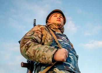 «Тоқта! Кері қайт!»: Өскемендегі түрмеде күзетші мылтық атты