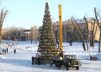 Өскеменнің бірнеше ауданында мерекелік шырша құрылады