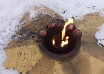 Риддерде бәзбіреулер Мәңгілік алауда кәуап пісірмек болған