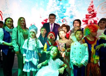 Ерекше балаларға — ерекше мереке: Өскеменде ШҚО әкімінің шыршасы өтті