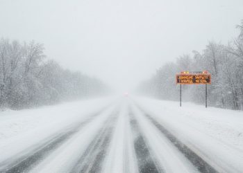 Жаңбыр, көктайғақ, жел: ШҚО-да бірнеше бағытта жол жабылды