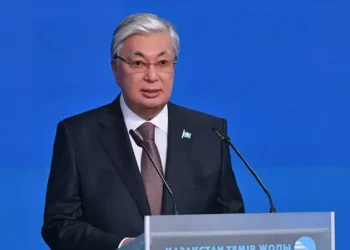 Президент Цифрландыру және ЖИ жылы деп жариялау туралы жарлыққа қол қойды