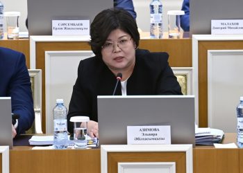 Конституциялық комиссия түзетулер жобасын талқылауға кірісті