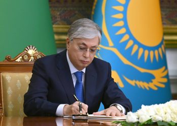 Конституциялық реформа: Президент Жарлыққа қол қойды