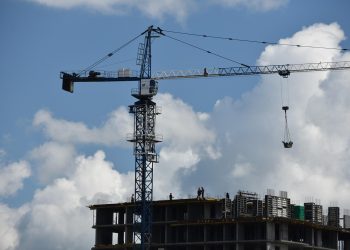 Не үй жоқ, не ақша жоқ: Өскеменде 103 үлескер зардап шекті