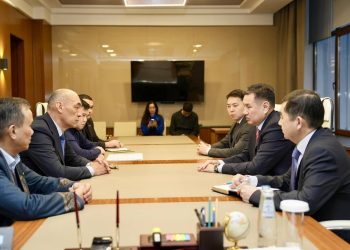 Ауыл, туризм және әлеуметтік саясат: ШҚО әкімі Мәжіліс депутаттарымен кездесті