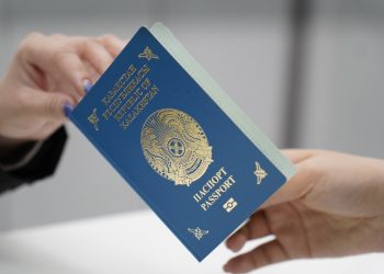 Жыл басынан бері қос азаматтығы бар 11 адам елден шығарылды — ШҚО полициясы