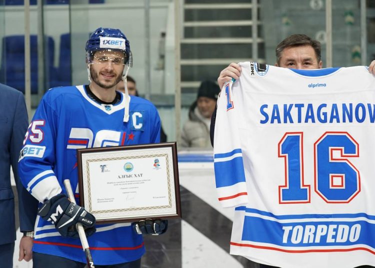 ШҚО әкімі «Торпедо» хоккей командасын марапаттады