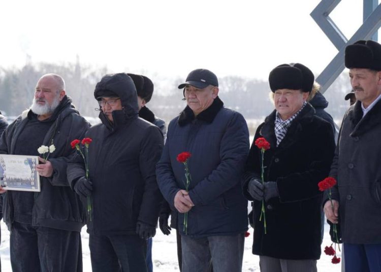 ШҚО полицейлері Ауған соғысының ардагерлеріне құрмет көрсетті