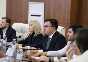 Жастар жаңа Конституция жобасын талқылап, қолдау білдірді