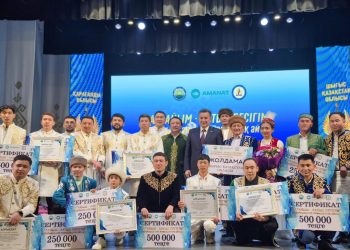 Алтайдағы аламан айтыс: ШҚО командасы келесі кезеңге жолдама алды