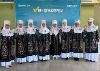 Ұландық әжелер әндете келіп дауыс берді