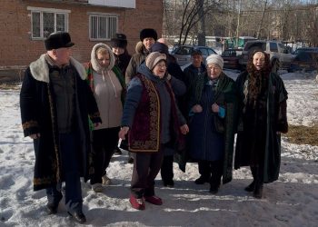 Согра тұрғындары референдумға ұлттық киіммен әндетіп келді