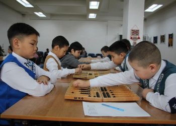 Өскеменде тоғызқұмалақтан турнир өтті