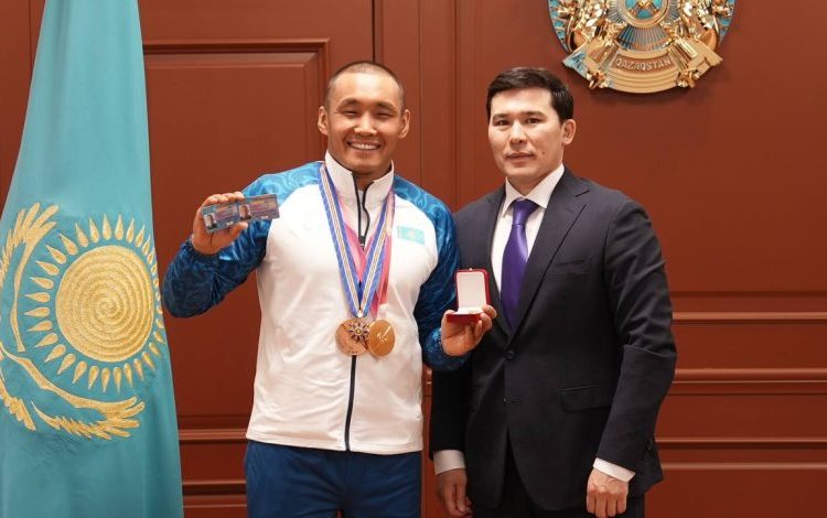 Ербол Хамитов Қазақстанның еңбек сіңірген спорт шебері атанды