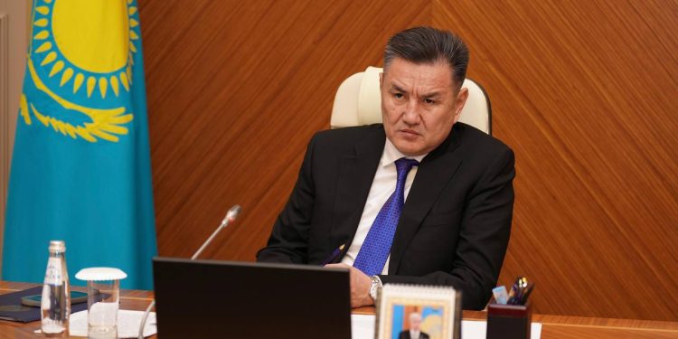 Меморандум көп, нәтиже аз: ШҚО әкімі инвестжобалардың игерілмей жатқанын сынға алды