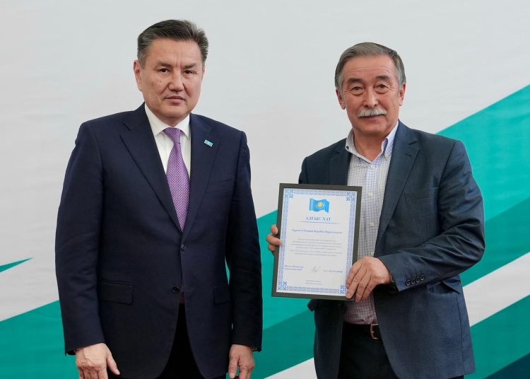 ШҚО-да жемісті жұмыс істеп жүрген ғалымдар марапатталды