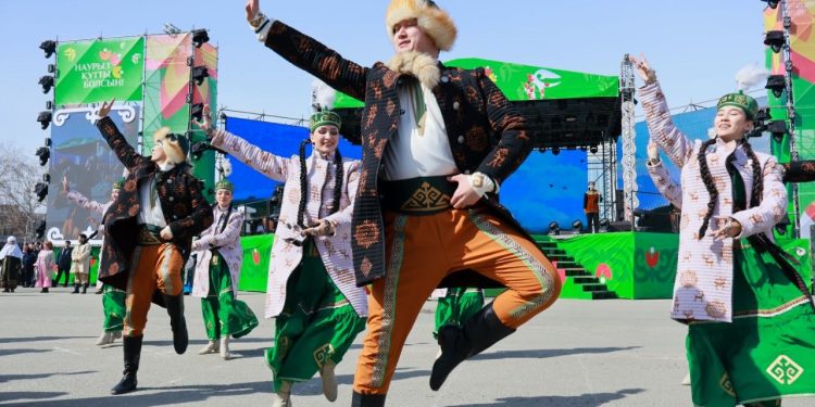 Өскеменде мамыр мерекелері қалай тойланады?