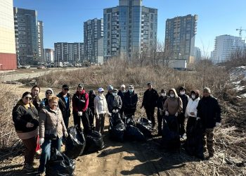 Таза қала: Өскеменнің әр ауданында сенбілік өтті