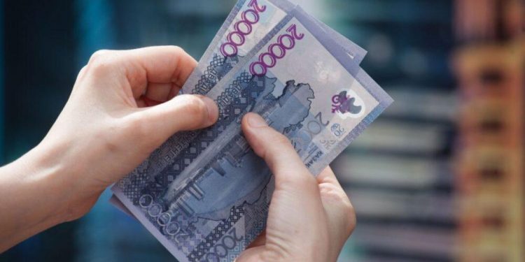 Мемлекеттік қызметшілердің жалақысы өседі: қанша, қашан?