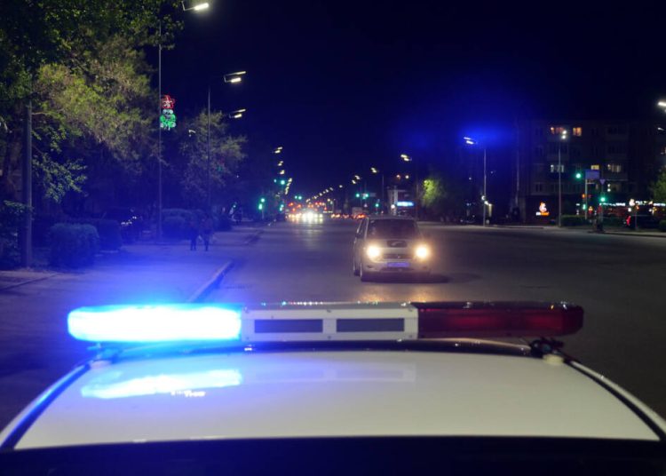 ШҚО-да полицейлер инсульт алған азаматты шұғыл ауруханаға жеткізді