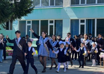 ШҚО әкімі түлектерге сәт сапар тіледі