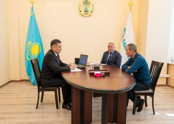 ШҚО әкімі тұрғындарды жеке мәселелері бойынша қабылдады