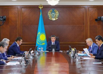 «Таза Қазақстан» Президент бастамасы Конституцияда белгіленген негізгі қағидат ретінде жүзеге асырылып жатыр — Олжас Бектенов