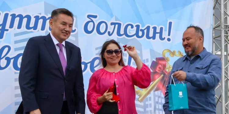 Өскеменде 136 отбасы жаңа пәтердің кілтіне ие болды