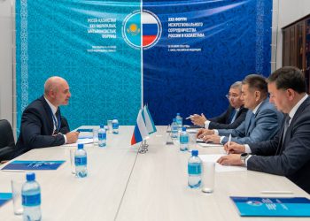 ШҚО әкімі өңіраралық ынтымақтастық форумы аясында жұмыс кездесулерін өткізді