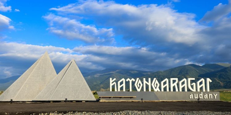 Өскеменде Катонқарағай ауданының мәдени күндері өтеді