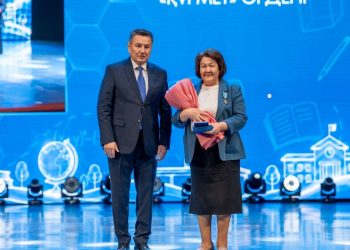 Ұстаз еңбегіне құрмет: Шығыс Қазақстанда үздік мұғалімдер марапатталды