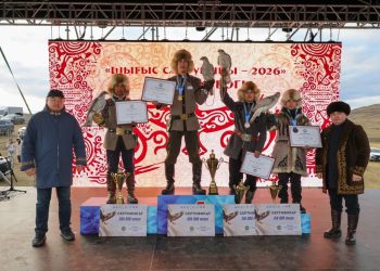 Алты жылда Азияға дабысы жеткен дода